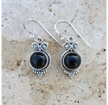 Petites boucles pierre Onyx noir ronde et argent ciselé