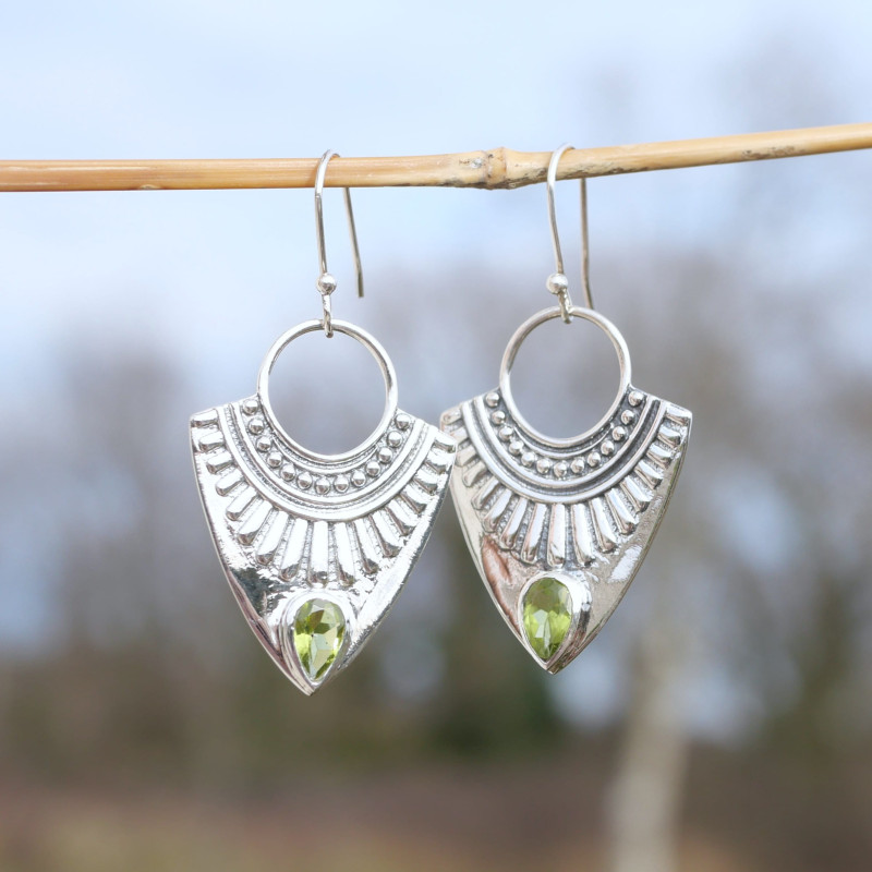 Boucles d'oreilles argent pointes et pierre Péridot