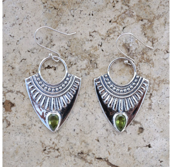 Boucles d'oreilles argent pointes et pierre Péridot