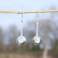 Longues boucles en argent et pierre ronde Pierre de lune Longues boucles en argent et pierre ronde Pierre de lune
