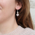 Boucles en argent et 2 pierres facettées en Quartz rose Boucles en argent et 2 pierres facettées en Quartz rose