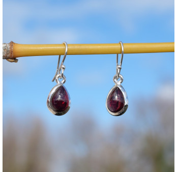 Petites boucles d'oreilles gouttes Grenat et argent