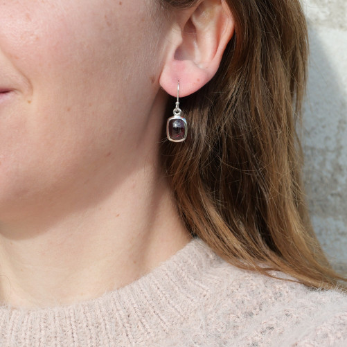 Petites boucles d'oreilles rectangulaires Grenat et argent