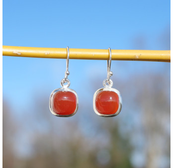 Petites boucles d'oreilles carrées Cornaline et argent