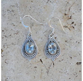 Boucles d'oreilles goutte pierre en Topaze bleue et argent ajouré