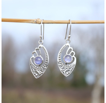 Boucles navettes en argent ciselé et Tanzanite