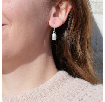Petites boucles d'oreilles rectangulaires Perle et argent