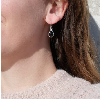 Petites boucles d'oreilles gouttes pierre Onyx noir et argent