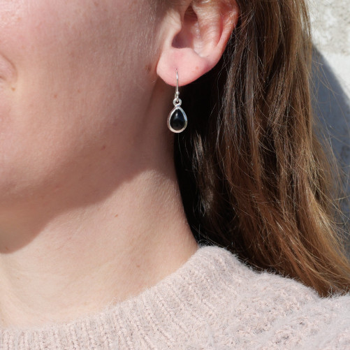 Petites boucles d'oreilles gouttes pierre Onyx noir et argent