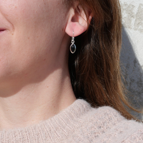 Petites boucles d'oreilles navettes pierre Onyx noir et argent