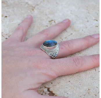 Bague large argent ciselé et pierre ovale Labradorite T61