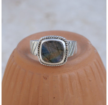 Bague Homme argent strié et pierre carrée Labradorite T63
