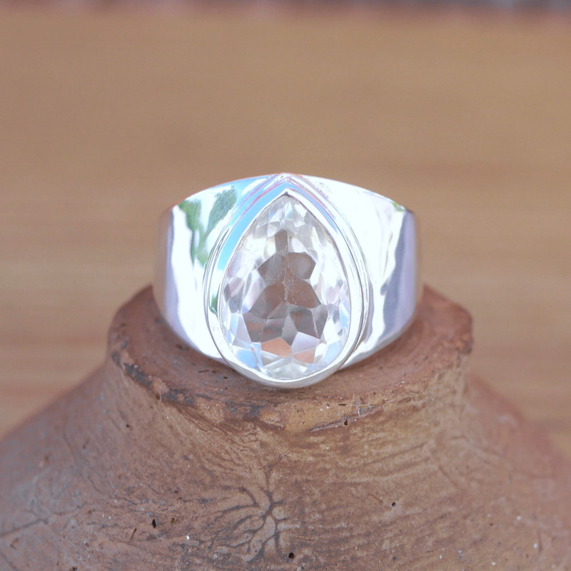 Anneau large en argent et pierre Prasiolite facettée goutte (vert) T50 Anneau large en argent et pierre Prasiolite facettée goutte (vert) T50
