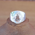Anneau large en argent et pierre Prasiolite facettée goutte (vert) T50 Anneau large en argent et pierre Prasiolite facettée goutte (vert) T50