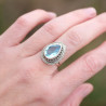 Bague argent ciselé et pierre Topaze bleue goutte T56