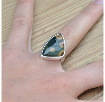 Bague dissymétrique argent et pierre Jaspe orbiculaire