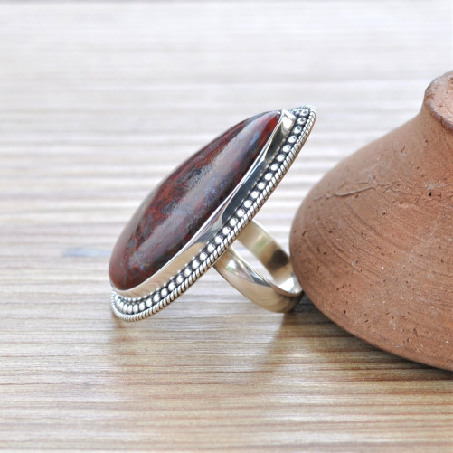 Grosse bague goutte en pierre Jaspe rouge et argent ciselé T55