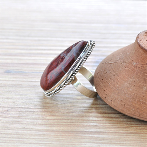 Grosse bague goutte en pierre Jaspe rouge et argent tressé T55