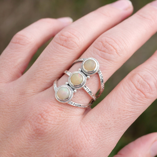 Bague 3 anneaux argent martelé et pierres Opale d'Ethiopie T54/57