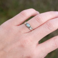 Bague fine en argent et petite pierre ovale Opale T54/59