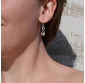 Petites boucles infini en argent et Opale d'Ethiopie