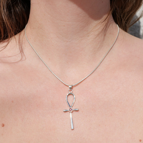 Pendentif Signe de vie égyptien fine en argent et pierre Grenat