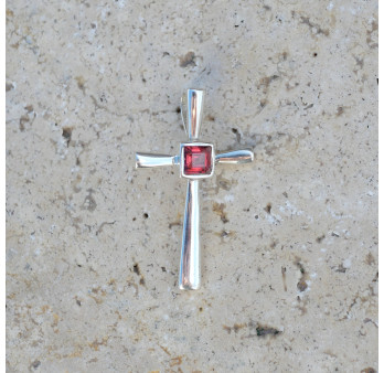 Petit pendentif croix fine argent pierre Grenat
