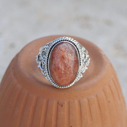 Bague large argent ciselé et pierre ovale Pierre de soleil T58