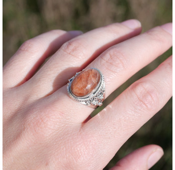 Bague large argent ciselé et pierre ovale Pierre de soleil T58