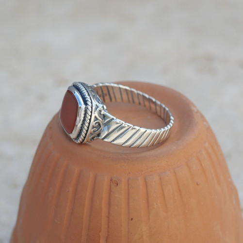 Bague Homme argent strié et pierre carrée Cornaline T67