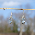 Boucles navettes argent ciselé et Topaze bleue