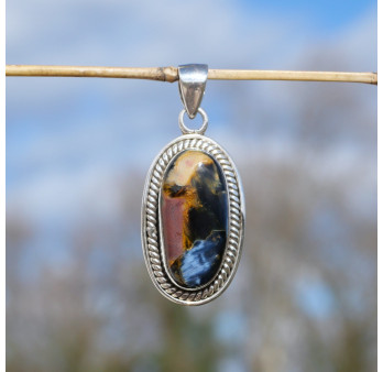 Pendentif ovale en argent strié et pierre PIETERSITE