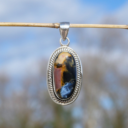 Pendentif ovale en argent strié et pierre PIETERSITE