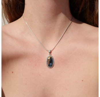 Pendentif ovale en argent strié et pierre PIETERSITE