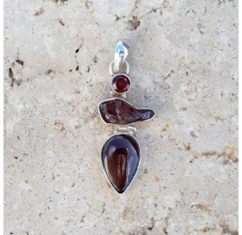 Pendentif en argent et 3 pierres naturelles Grenat