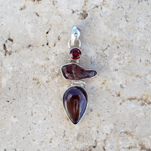 Pendentif en argent et 3 pierres naturelles Grenat