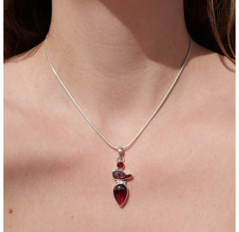 Pendentif en argent et 3 pierres naturelles Grenat