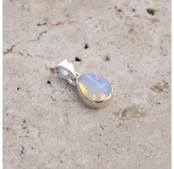 Pendentif goutte en Opale d'Ethiopie et argent