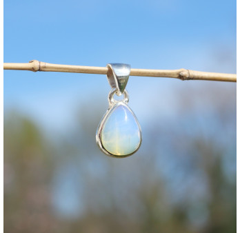 Pendentif goutte en Opale d'Ethiopie et argent