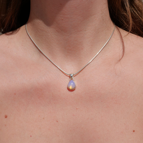 Pendentif goutte en Opale d'Ethiopie et argent