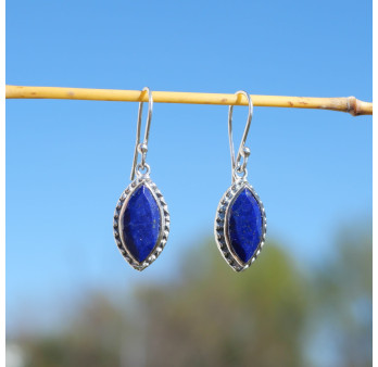 Boucles d'oreilles navettes argent ciselé et Lapis lazuli facetté