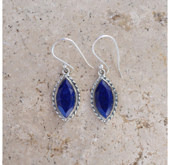 Boucles d'oreilles navettes argent ciselé et Lapis lazuli facetté