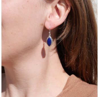 Boucles d'oreilles navettes argent ciselé et Lapis lazuli facetté