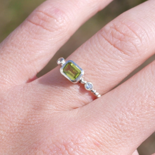 Bague fine argent torsadé pierre Péridot T50/52/55/58/60
