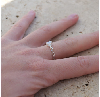 Bague fine argent ajourée pierre griffée Pierre de lune T55/57
