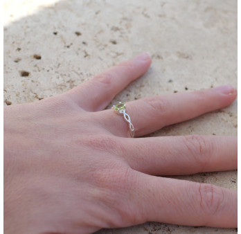Bague fine argent ajourée pierre griffée Péridot T50/52/55/57