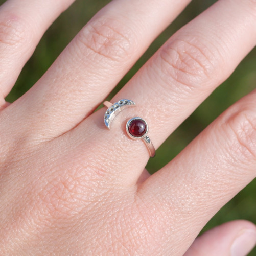 Bague fine lune argent et pierre ronde Grenat T49/52/57/60