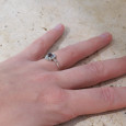 Petite bague fleur argent et pierre ronde Grenat T52