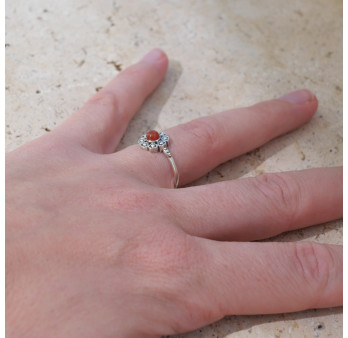 Petite bague fleur argent et pierre ronde Cornaline T52/54/57