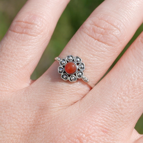Petite bague fleur argent et pierre ronde Cornaline T52/54/57